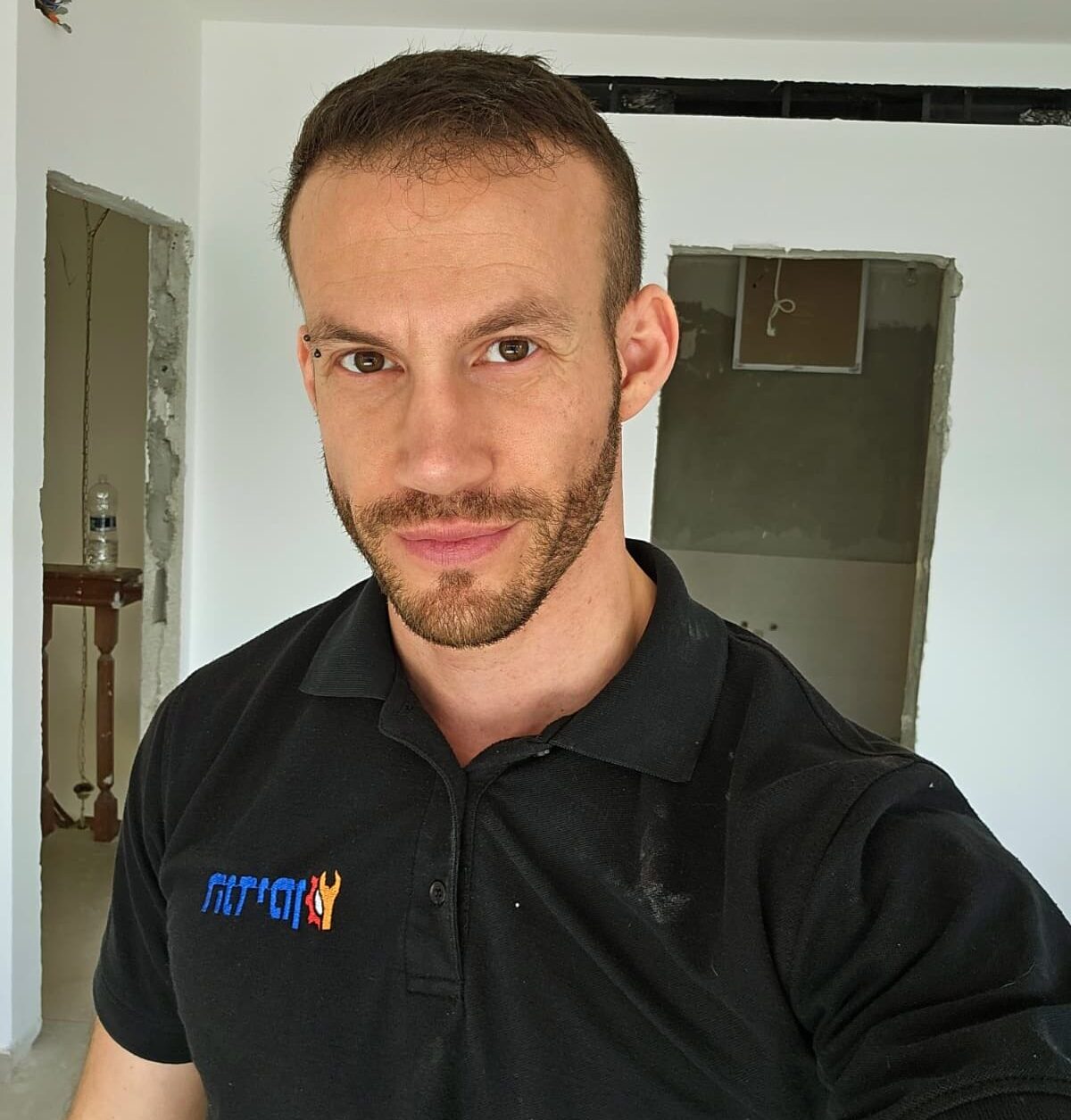 תמונת יזם אביתר מנשה הנדימן